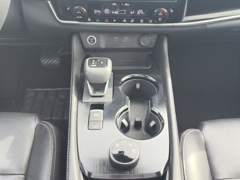 Used 2023 Nissan Rogue SL w/ SL Premium Package image 25