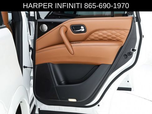 Used 2024 INFINITI QX80 Sensory AWD/4WD image 31