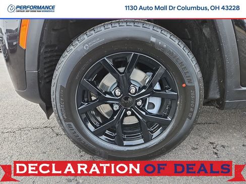 New 2026 Jeep Grand Cherokee Laredo image 9