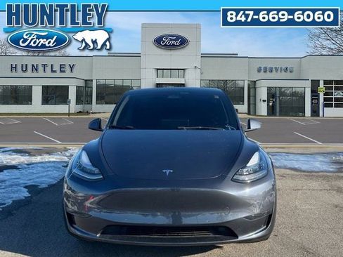 Used 2022 Tesla Model Y Long Range AWD/4WD image 3