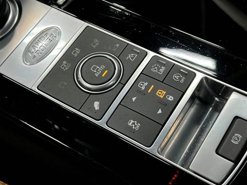 Used 2017 Land Rover Discovery HSE AWD/4WD image 34