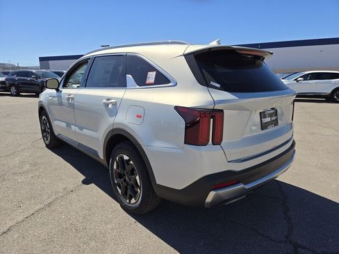 New 2026 Kia Sorento S FWD image 4