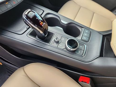 Used 2024 Cadillac XT4 Premium Luxury image 19