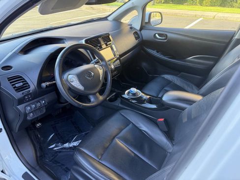 Used 2016 Nissan Leaf SL w/ Premium Package image 12