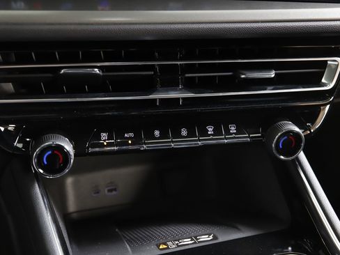 New 2026 Chevrolet Traverse LT w/ Midnight/Sport Edition FWD image 20
