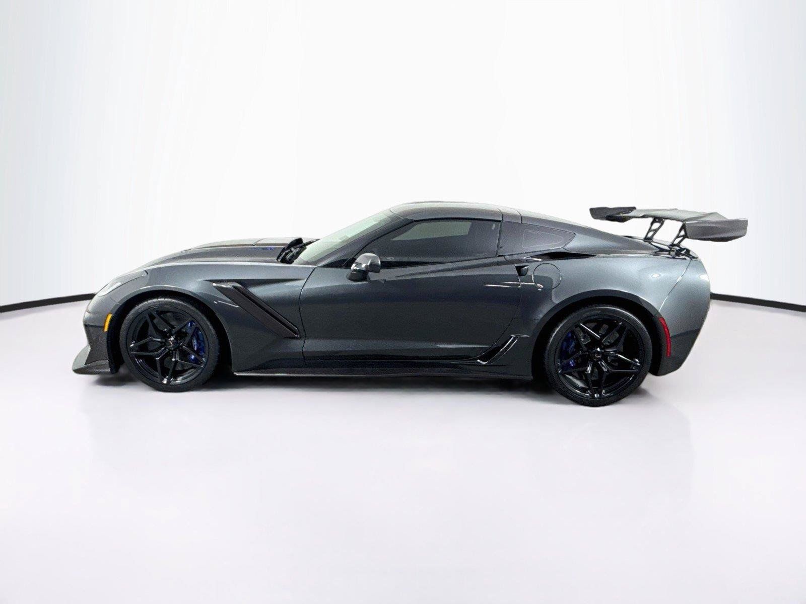 Used 2019 Chevrolet Corvette ZR1 RWD image 2