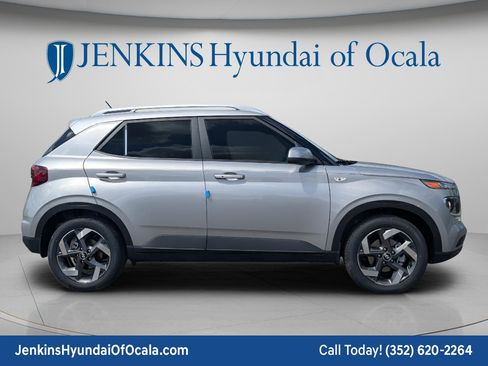 New 2026 Hyundai Venue SEL FWD image 2