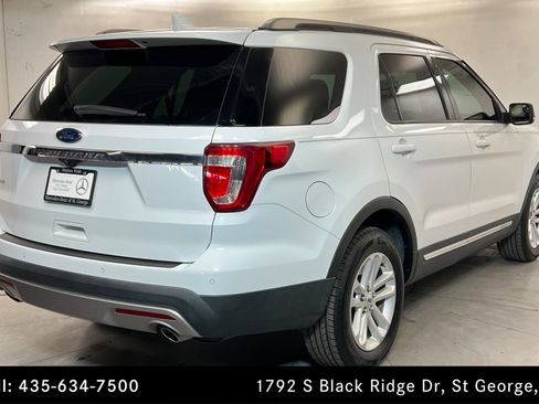 Used 2017 Ford Explorer XLT FWD image 5