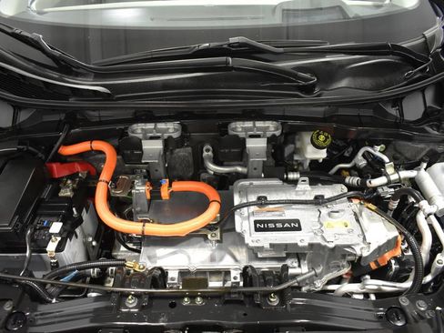 Certified 2023 Nissan Ariya AWD image 39