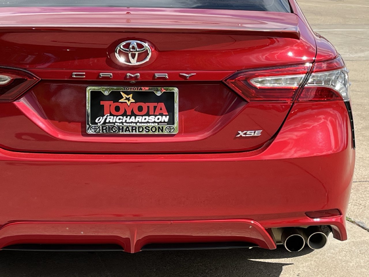 Used 2019 Toyota Camry XSE FWD image 6