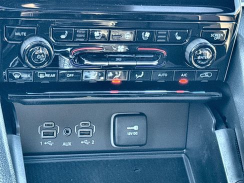 New 2025 Jeep Grand Cherokee Limited w/ Luxury Tech Group II image 21