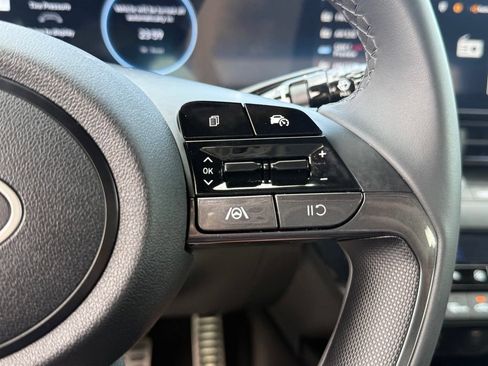 Used 2025 Hyundai Elantra SEL FWD image 26