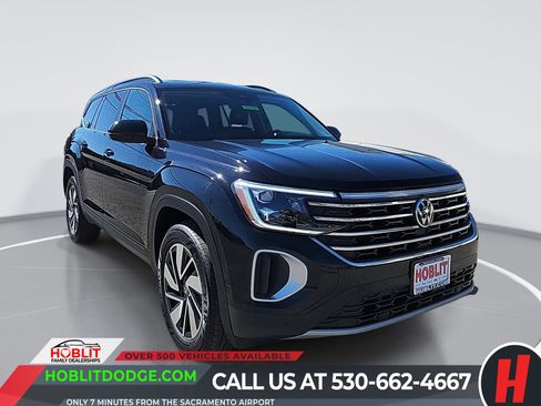Used 2024 Volkswagen Atlas SE image 1