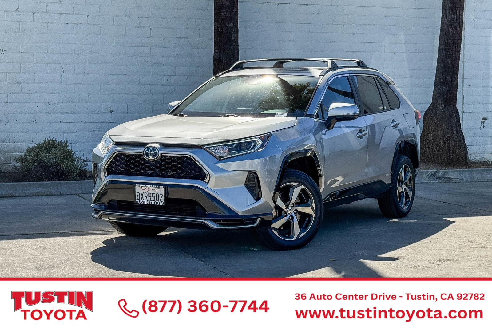 Used 2021 Toyota RAV4 SE w/ Weather & Moonroof Package AWD/4WD image 1