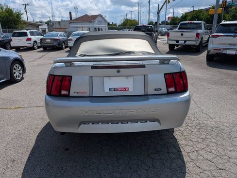 Used 2003 Ford Mustang Convertible RWD image 7