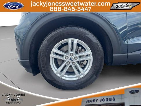 Certified 2022 Ford Explorer XLT w/ Equipment Group 202A RWD image 9