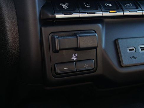 Used 2022 Chevrolet Silverado 3500 High Country w/ Technology Package image 39