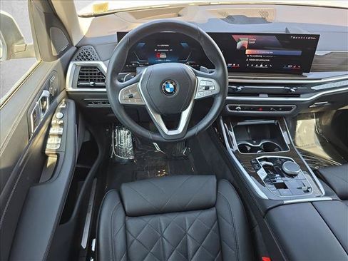 Used 2024 BMW X7 xDrive40i AWD/4WD image 16
