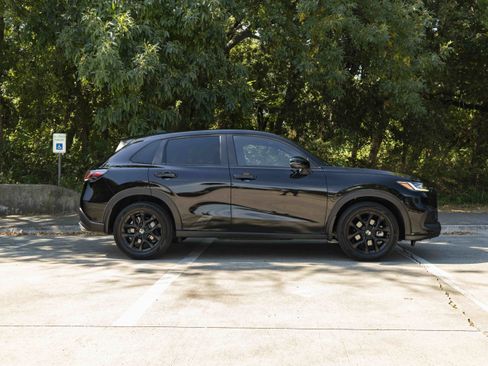 Used 2024 Honda HR-V Sport image 10