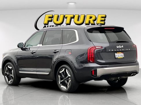 Certified 2025 Kia Telluride S image 6