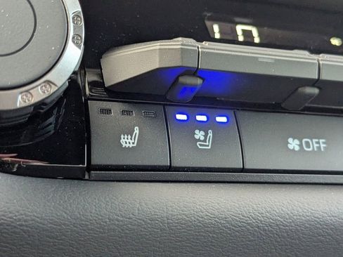 New 2026 Toyota Tundra Platinum AWD/4WD image 22