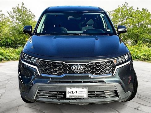 Used 2021 Kia Sorento LX image 3