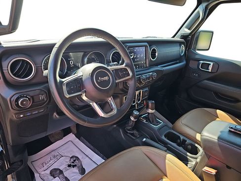Used 2023 Jeep Wrangler Unlimited Sahara w/ Cold Weather Group AWD/4WD image 16