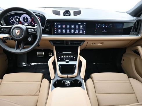 Certified 2024 Porsche Cayenne S AWD/4WD image 6