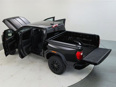 New 2026 GMC Canyon Elevation image 14