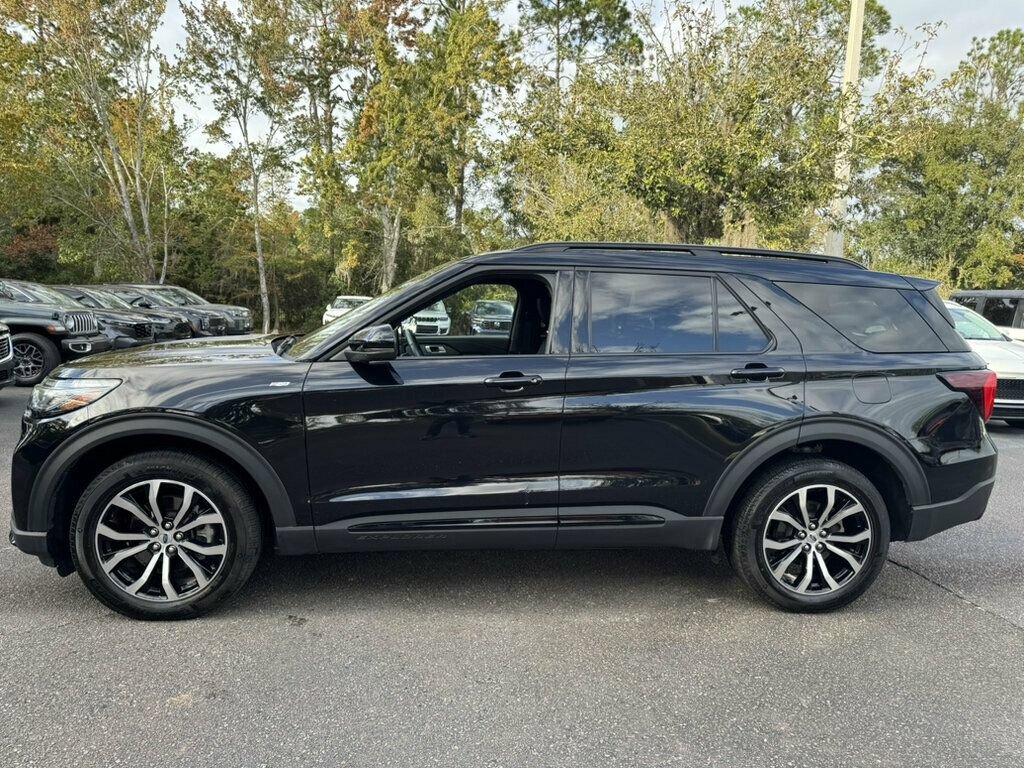 Used 2026 Ford Explorer ST-Line AWD/4WD image 2