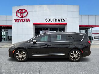 Used 2025 Chrysler Pacifica Pinnacle FWD video 3
