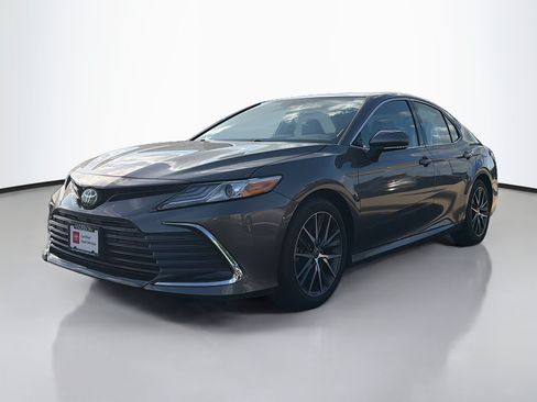 Certified 2023 Toyota Camry XLE w/ Navigation Package FWD image 11
