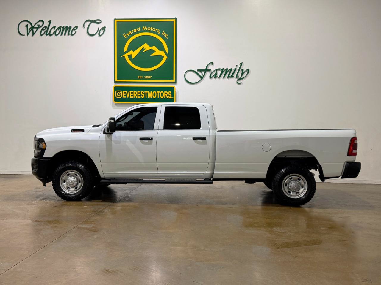 Used 2023 RAM 2500 Tradesman AWD/4WD image 5