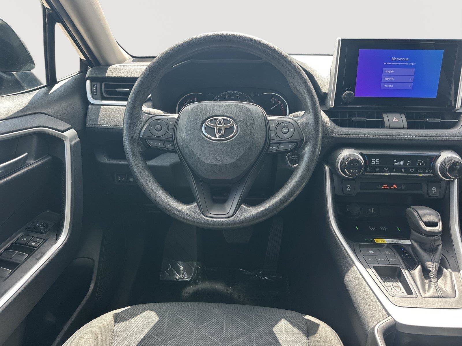Used 2024 Toyota RAV4 XLE FWD image 18