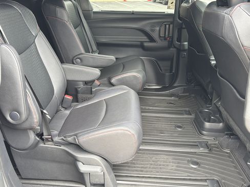Used 2026 Toyota Sienna XSE FWD image 15