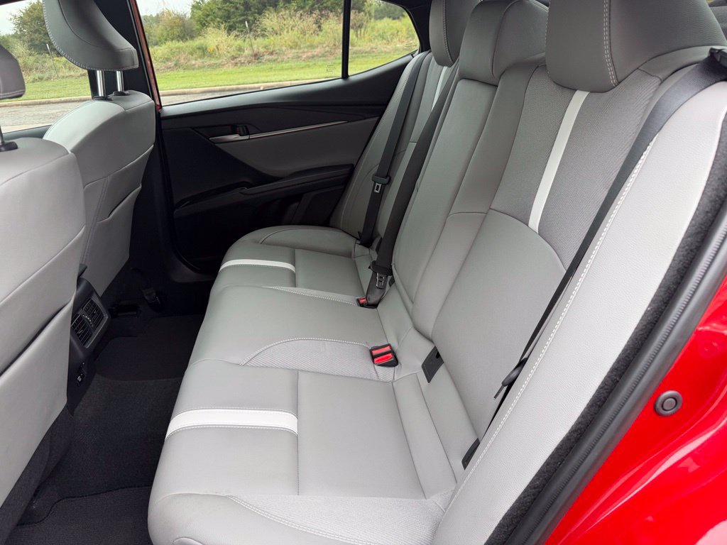 Used 2025 Toyota Camry SE w/ Convenience Package FWD image 24