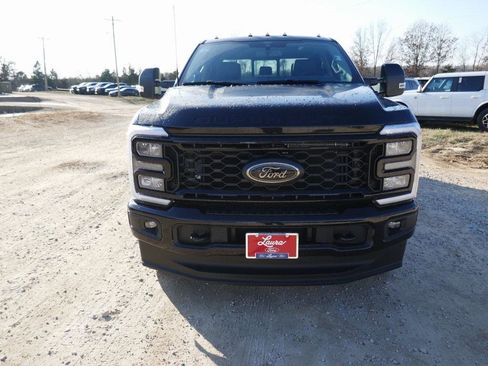 New 2026 Ford F250 Lariat w/ Black Appearance Package image 9