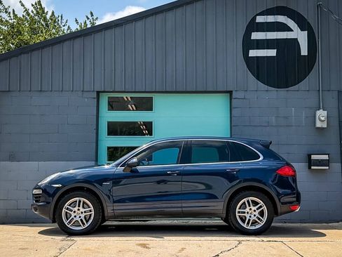 Used 2013 Porsche Cayenne Diesel AWD/4WD image 3