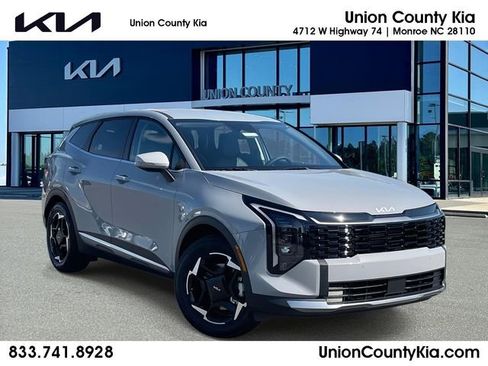 New 2026 Kia Sportage EX image 1