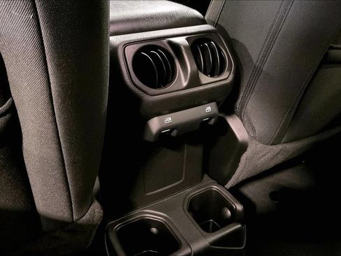 Used 2022 Jeep Wrangler Unlimited Sport AWD/4WD image 11