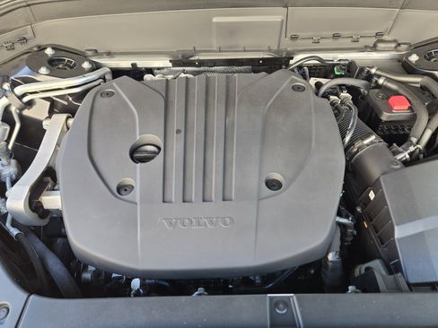 Certified 2025 Volvo XC90 B5 Plus w/ Protection Package Premier image 35