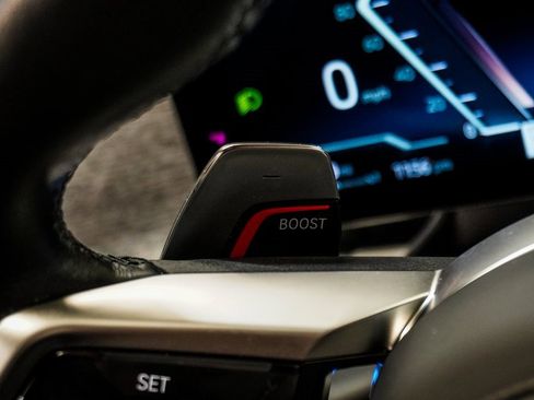 Used 2023 BMW 760i xDrive w/ Luxury Rear Seating Package image 20