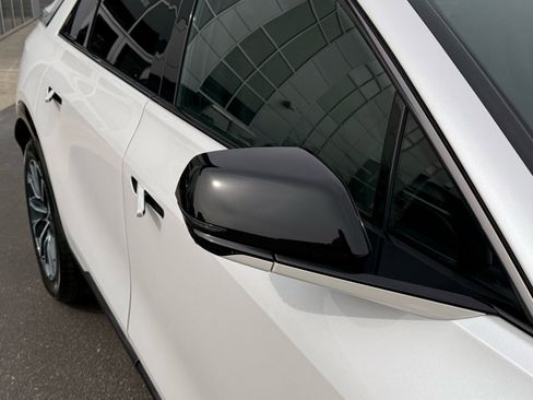 Used 2024 Cadillac Lyriq Sport image 13