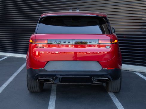 Used 2023 Land Rover Range Rover Sport SE AWD/4WD image 6