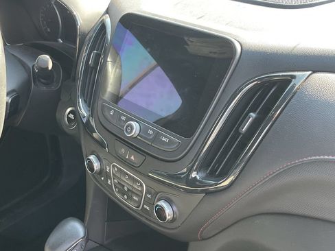 Used 2022 Chevrolet Equinox RS w/ RS Leather Package FWD image 7