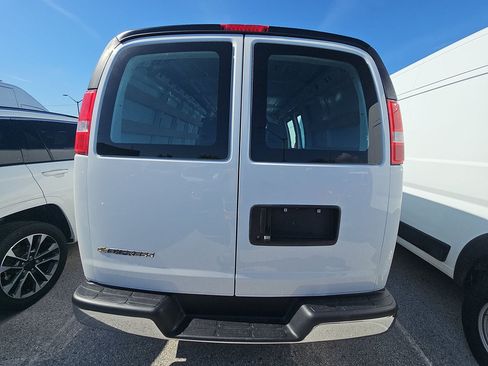 Certified 2025 Chevrolet Express 2500 w/ Driver Convenience Package RWD image 4