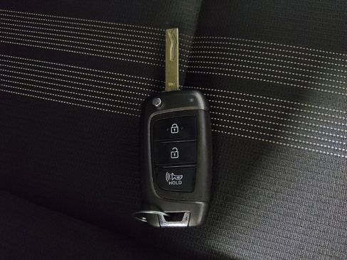 Used 2020 Hyundai Venue SEL FWD image 32