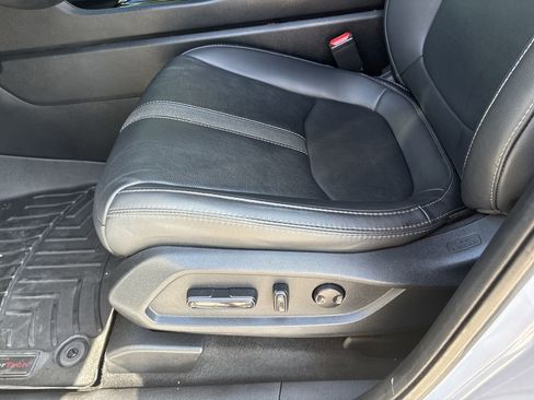 Used 2023 Honda Pilot Touring image 15