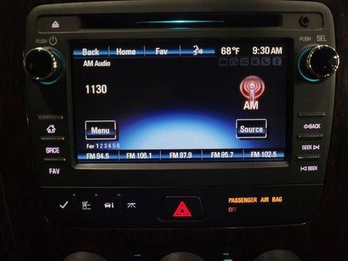 Used 2016 Chevrolet Traverse LT w/ Style and Technology Package image 25