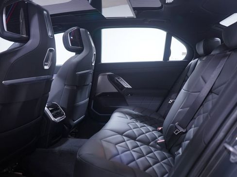Used 2025 BMW 740i RWD image 9